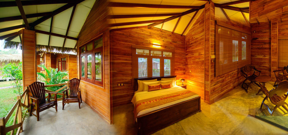 Karunakarala Ayurveda Resort Wayikkal Zewnętrze zdjęcie